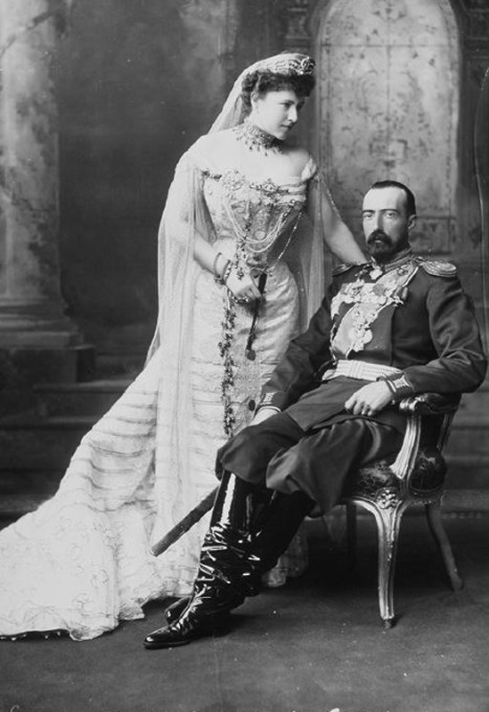 Великий князь Михаил Михайлович (брат Николая) с женой Софией, внучкой Пушкина (морганатический, но очень счастливый брак)