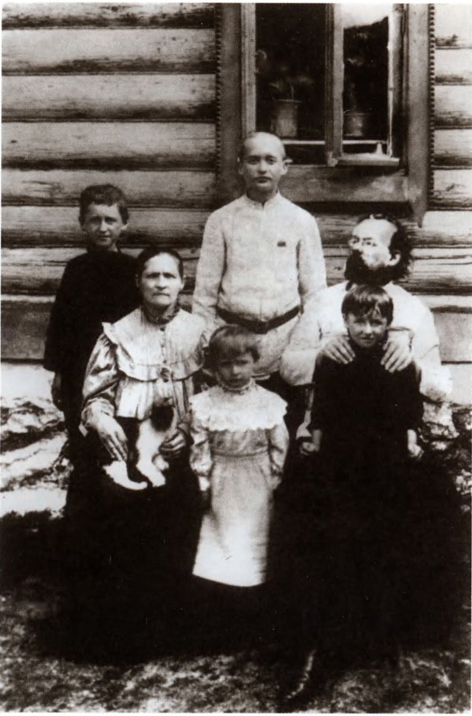 Циолковский с женой и детьми